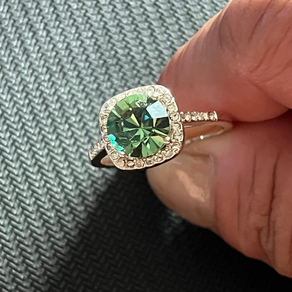 Women’s Green Crystal Halo Ring Silver Tone Clear CZ Accent Fashion Ring New 8